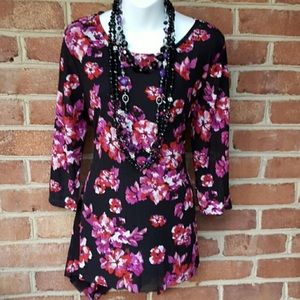 Beautiful flowy top by Belldini